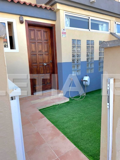 AJ1271: Hermoso Chalet Adosado de 4 habitaciones en el Medano 